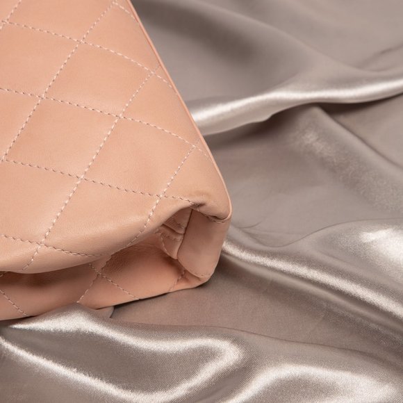 Extremely rare pink CHANEL bag - Picture 6 of 13